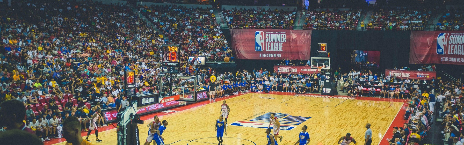 搜狐体育直播-意甲20支球队主场球场地理位置与设施情况